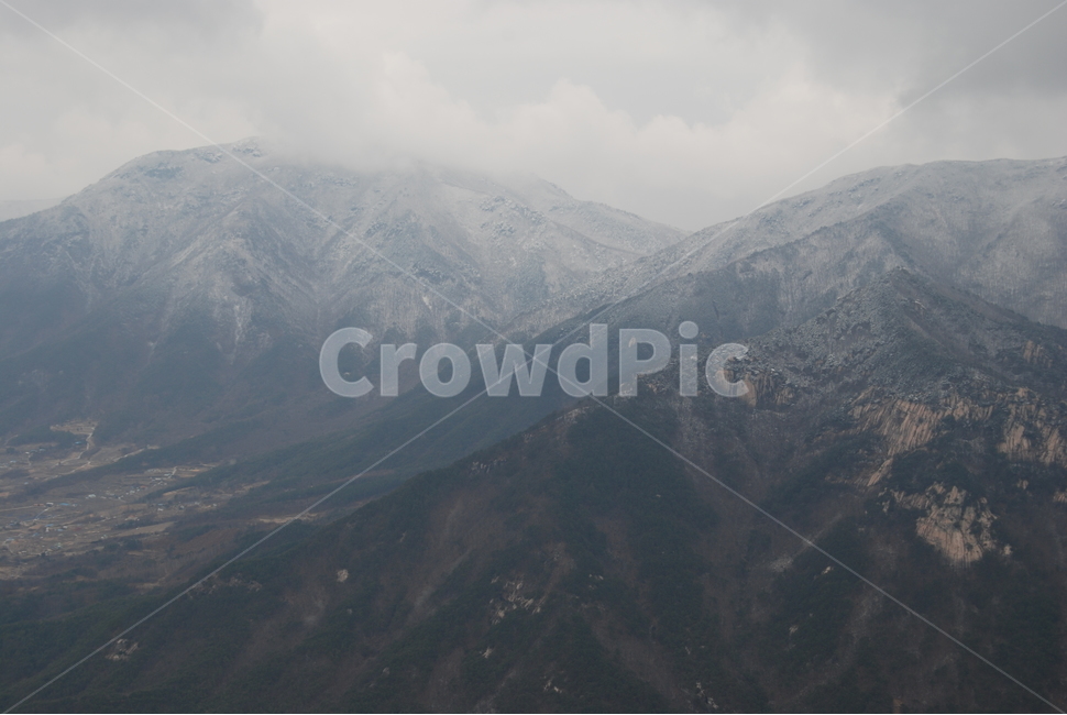 재약산,울산,등산로,눈,자연,겨울,계절,winter,season,자연,풍경,nature,landscape,한국자연풍경,한국자연경관,korea nature landscape,slope,경사,mountain range,산맥,mountain,산,outdoors,옥외,peak,피크