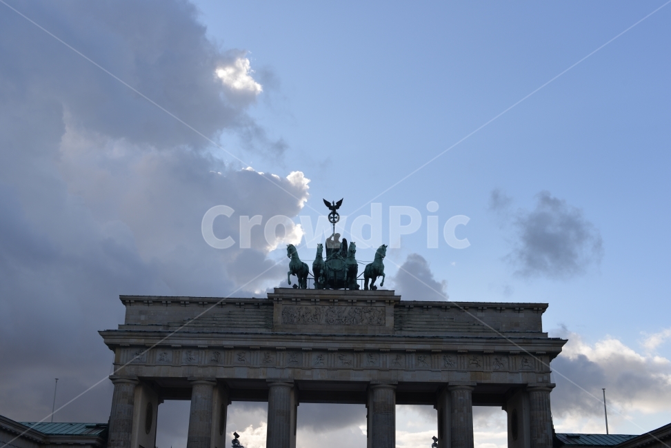 브란덴부르크,개선문,상징,베를린,유럽,유럽여행,세계여행,독일,독일여행,가을,해외,전망,관광,건축,건물,건축물,도시,상징물,산책,여유,휴식,랜드마크,해외여행,city,travel,trip,tour,park,Berlin,germany,deutschland,cityscape,landmark,architecture,vacation,spring,abroad,europe,랜드마크,landmark,tourist attraction,해외,외국,세계,foreign,oversea,world,세계랜드마크,해외랜드마크,외국랜드마크,world landmark,world tourist attraction,건축물,건물외관,exterior,building,structure,architecture,construction,pillar,기둥,column,parthenon,파르테논 신전