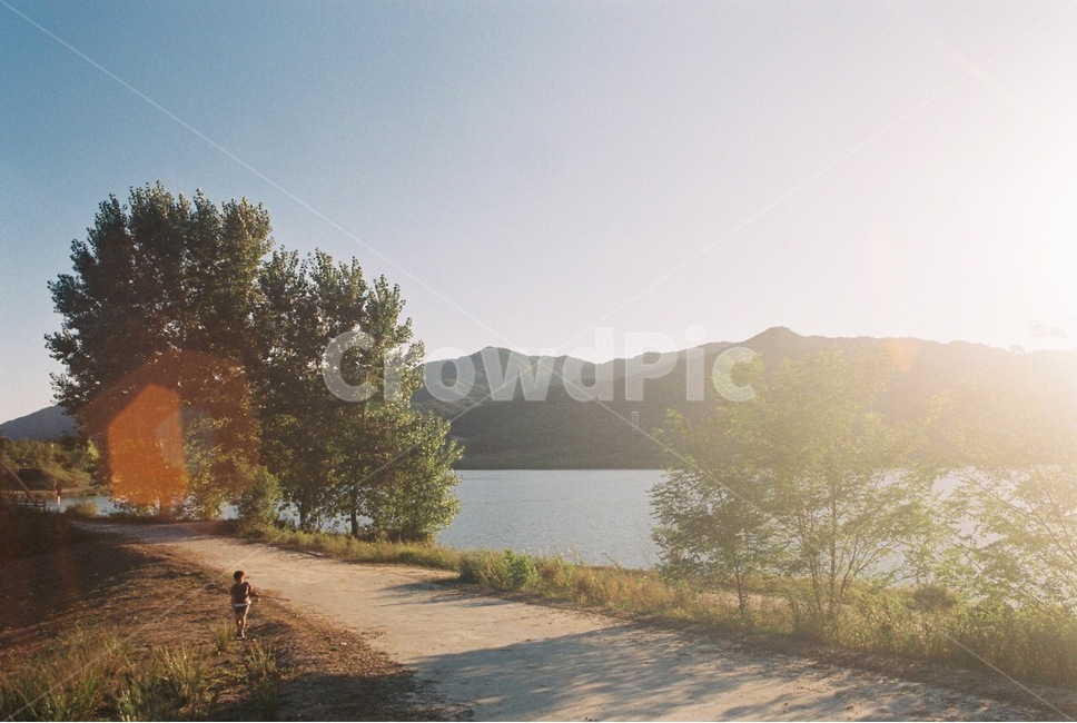여름,오후,낚시소년,필름사진,햇살,한가로운,강가,빛,자연,풍경,nature,landscape,한국자연풍경,한국자연경관,korea nature landscape,light,flare,플레어,human,인간,person,사람,outdoors,옥외