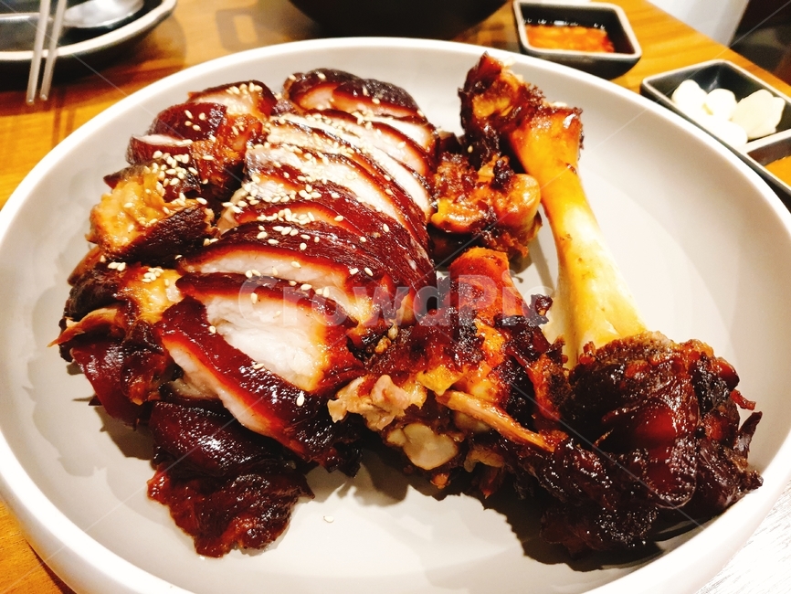 dish,요리,food,음식,meal,식사,족발,전통시장,플레이팅,뼈,보쌈,밥,저녁,점심,맛있는,delicious