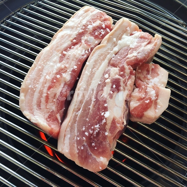 흑돼지,삼겹살,오겹살,고기,한식,바베큐,숯불구이,음식,음식,식재료,요리,food,cook,meal,dishes,food reserves,육류,고기,meat