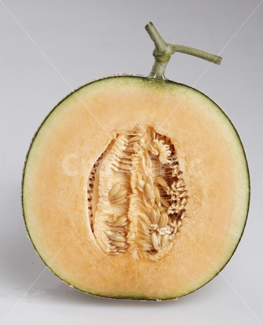 멜론,반쪽,과일,채소,육종,고당도,오렌지색,흰색배경,맛있는,건강식,단면,적육,음식,식재료,요리,food,cook,meal,dishes,food reserves,채소,야채,vegetables,누끼,remove background