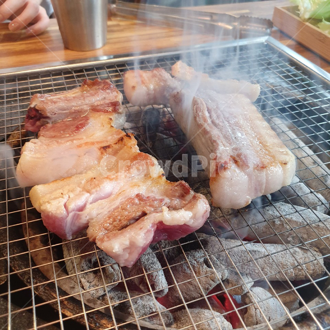고기,삼겹살,음식,두툼한고기,배고픈