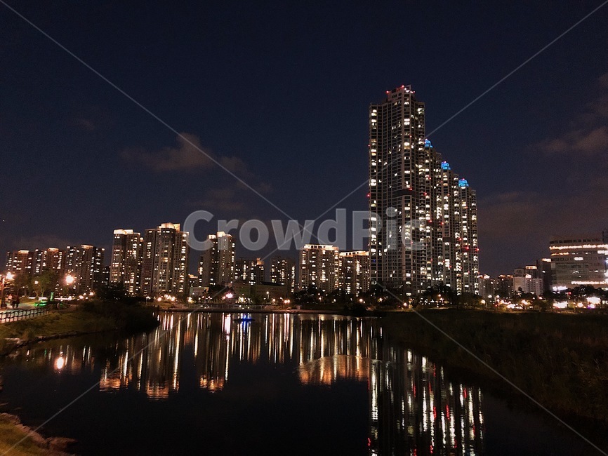 건물,야경,저녁,밤,새벽,호수공원,건축물,공원,아파트,구름,인디고,빛,어둠,조명,building,night,midnight,apartment,cloud,indigo,light,dark,야경,밤,풍경,nightscape,night,landscape,도시,city,한국도시풍경,한국도시경관,korea cityscape