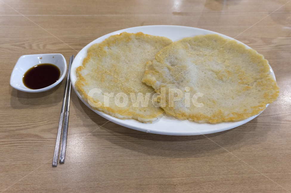 감자전,전,음식,팬케이크,감자,튀김,접시,요리,스낵,전통,맛,야채,미식,채식,브라운,영양,애피타이저식사,한국음식