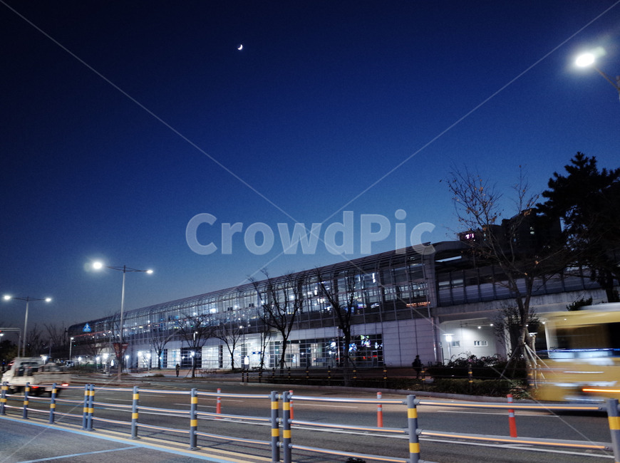 부산,기차역,동해남부선,야경,밤,풍경,night,nightscape,달,moon,하늘,sky,밤하늘,조용한,쓸쓸함,외로움,감성,야경,밤,풍경,nightscape,night,landscape,교통,교통수단,traffic,transportation