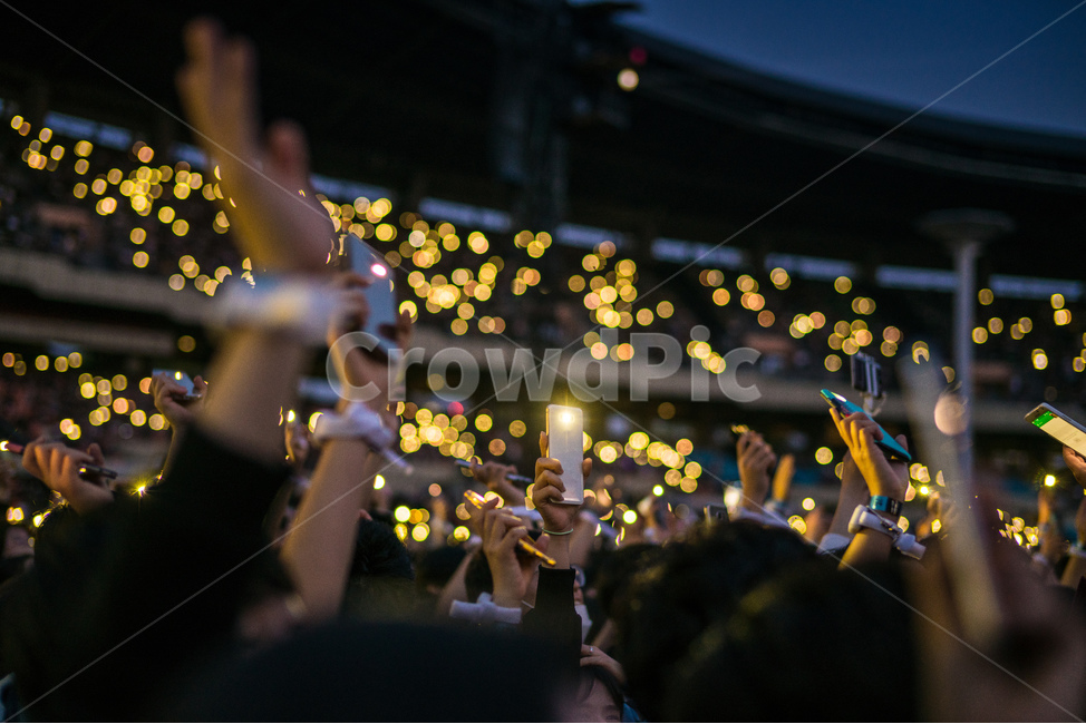 축제,콘서트,퍼포먼스,사람들,무대,관객,혼잡,공연,불빛,조명,페스티벌,행사,사람들,대중,군중,other people,crowd,축제,행사,festival,carnival,event