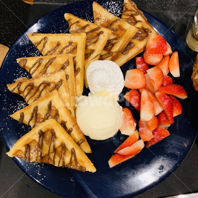와플,딸기,디저트,생크림,카페,디저트,간식,후식,dessert,snack