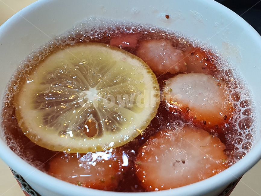 레몬,딸기,tea,음료수,카페,lemon,strawberry,음식,food,요리,beverage,마실것,컵,drink
