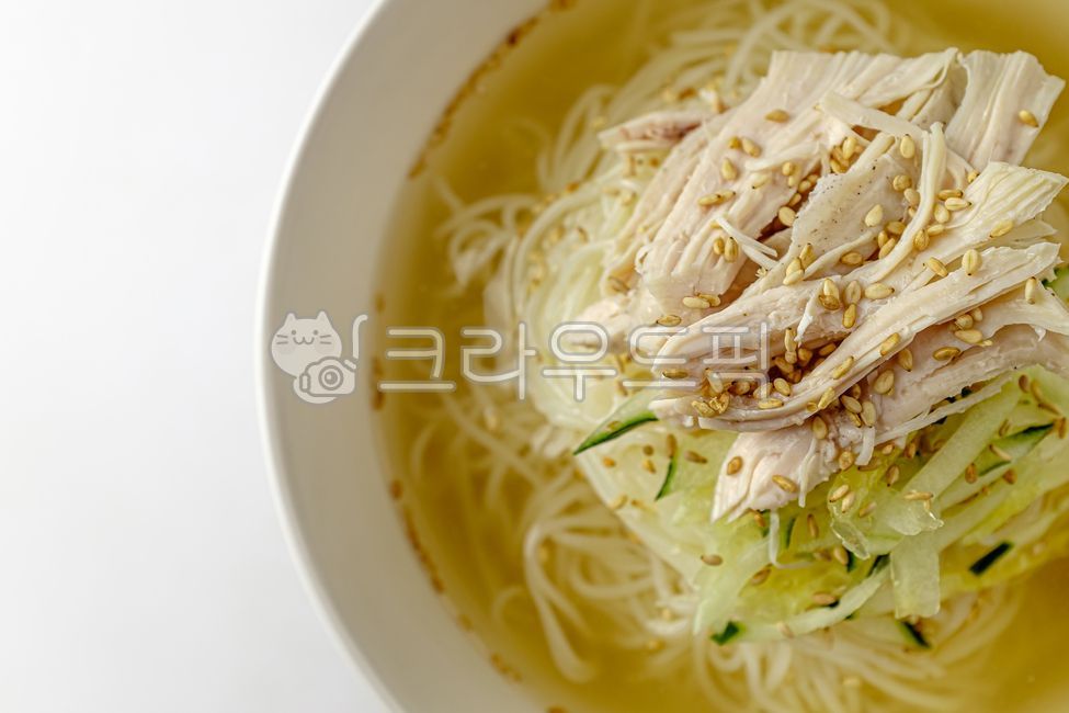 close up,acidulous,chicken,soup,ingredient,Chogye Noodles,cucumber,cool,noodle,cold,food,meal,cold noodles,plain,meat,grocery,Food Ingredients,ingredients