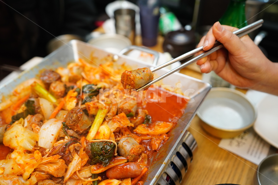 순대,철판볶음,육식,육류,한식,음식,먹거리,푸드,돼지,food,안주거리,안주,철판,식사,먹방,사람,인물,인간,human,person,신체일부,몸,body,음식,식재료,요리,food,cook,meal,dishes,food reserves,한식,한국음식,한국요리,korean food,korean dishes,korean meal,korean cook