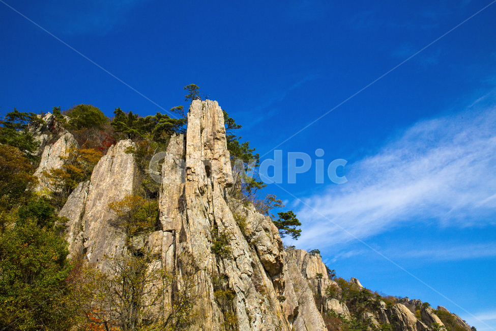 자연,풍경,산,대둔산,국립공원,계절,가을,추경,만추,단풍,단풍철,낙엽,울긋불긋,가을산,하늘,가을하늘,파란,파란하늘,정상,나무,잡목,outdoors,옥외,cliff,낭떠러지,nature,가을,계절,fall,autumn,season,자연,풍경,nature,landscape