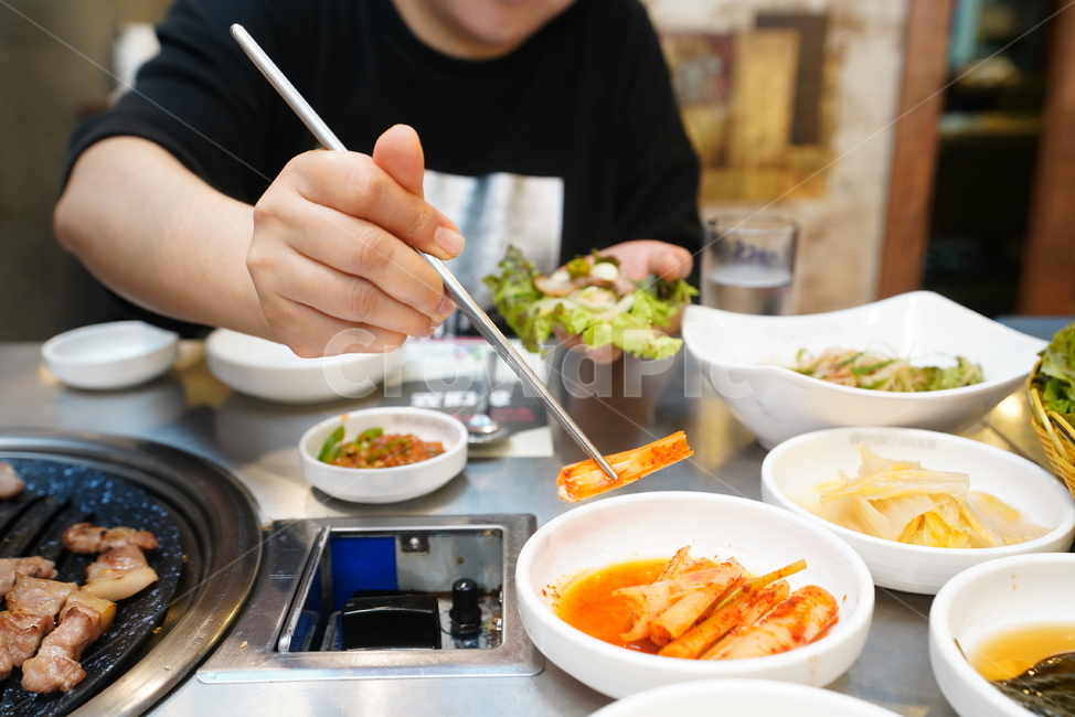 고기,육식,육류,돼지,꼬들살,식사,음식,술안주,먹거리,푸드,구이,한식,불판