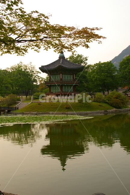 경복궁,고궁,오래된,야외,풍경,building,건물,architecture,건축물,연못,그림자,반사,한국전통,한국적인,한국,랜드마크