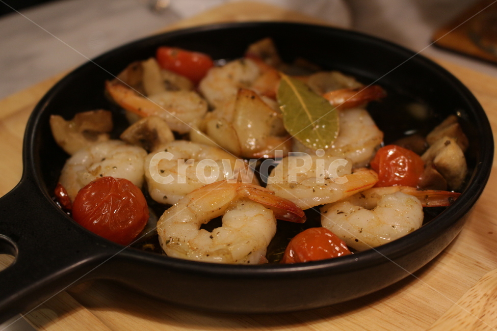 음식,플레이팅,감바스,새우,맛있는,요리,스페인음식,안주,음식,식재료,요리,food,cook,meal,dishes,food reserves,수산물,해산물,fishery products,seafood,양식,서양음식,서양요리,western food,western dishes,western meal,western cook