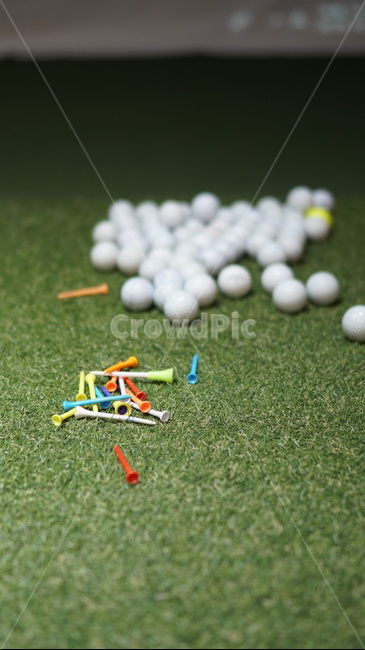 work out,sports,screen golf,artificial turf,golf lessons,Golf Academy,golf,golf tee,golf ball,grass,artificialturf,golf driving range,tea stand,golf practice,hobby