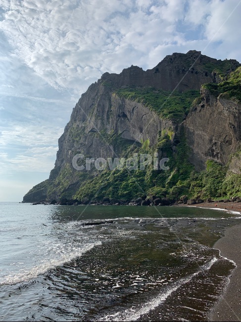 nature,자연,ocean,outdoors,옥외,sea,바다,아침,한국,korea,봄,제주도,성산일출봉,제주도,jeju,jeju island,promontory,곶,cliff,낭떠러지
