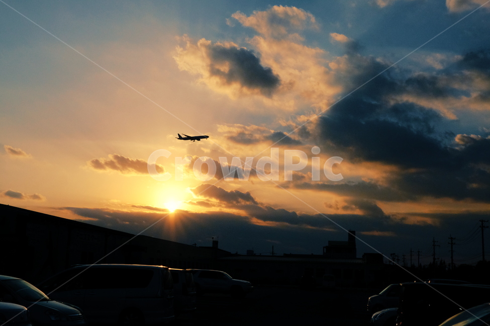 풍경,하늘,비행기,구름,일몰,노을,실루엣,일본,오키나와,landscape,nature,sky,fly,sunset,여행,휴가,traveling,vacation,trip,교통,교통수단,traffic,transportation,flare,플레어,light,빛,airplane,vehicle,차량,aircraft,항공기,car,차,automobile,자동차