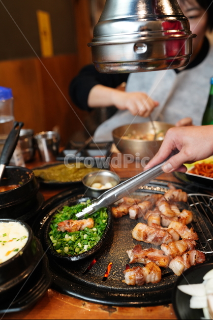 삼겹살,고기,돼지,음식,육류,육식,구이,먹거리,술안주,푸드,food,불판,음식,식재료,요리,food,cook,meal,dishes,food reserves,육류,고기,meat,한식,한국음식,한국요리,korean food,korean dishes,korean meal,korean cook