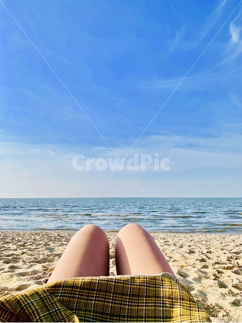 바다,다리,하늘,파랑,여자다리,풍경,배경,감성,여름,계절,summer,season,해변,바다,beach,sea
