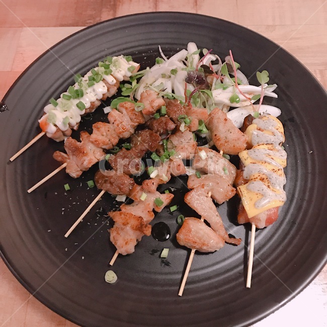꼬치,꼬지,구이,이자까야,선술집,안주,맥주,하이볼,모듬,야끼,야키,야끼토리,야키토리