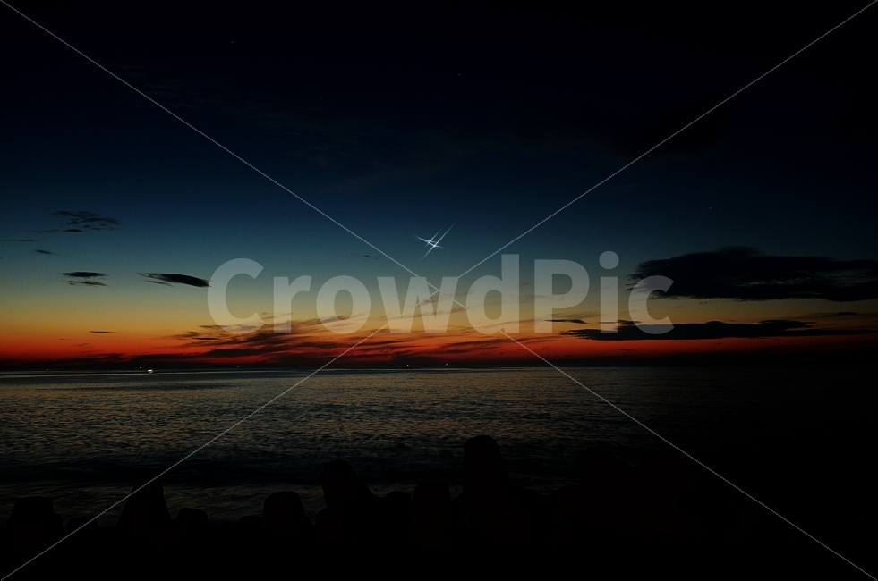 일출,하늘,박명,바다,해,별,자연,풍경,nature,landscape,outdoors,옥외,sky,silhouette,실루엣,dawn,새벽,sunset,일몰,red sky,붉은 하늘,dusk,황혼