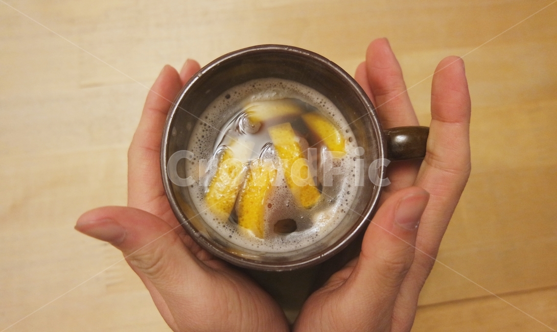 자몽차,tea,손,감성카페,감성사진,제주도카페,과일차,머그컵,따듯함,음료수,drink,beverage