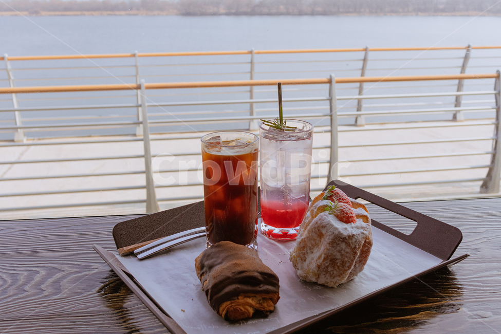 food,음식,dessert,디저트,빵,베이커리,bakery,커피,coffee,에이드,음료,glass,유리,디저트,간식,후식,dessert,snack,커피,카페,coffee,cafe
