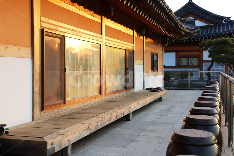 노을,해질녘,한옥,전통한옥,가을,장독대,시골풍경,nature,korea,연출,한국전통,한국문화,korean traditional,korean culture