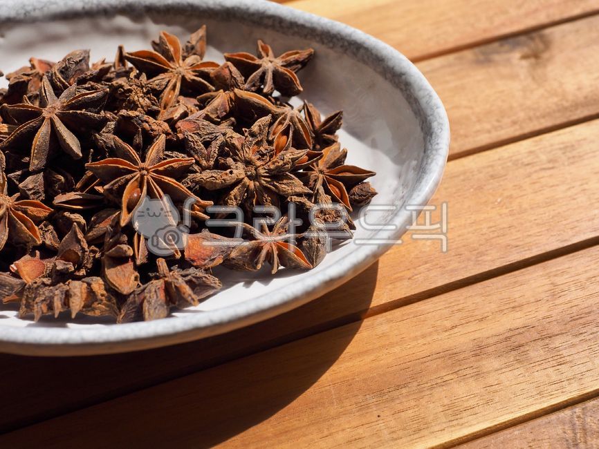 스타아니스홀,향신료,팔각,팔각향,별모양,아니스,인도음식,향기,음식,유기농,요리,요리재료,갈색,중국음식,아시아음식,건조식품,식물,향료,staranisehall,spice,octagon,octagonal,starshape,anise,indianfood,scent,food,organic,cooking,cookingingredients,brown,chinesefood,asianfood,dryfood,plant,spices
