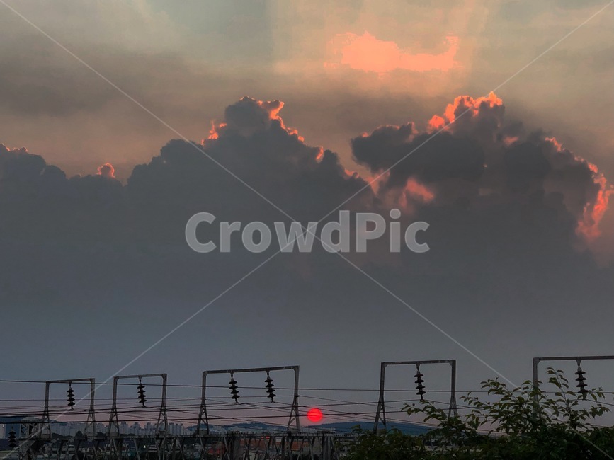 구름,하늘,해질녘,필름,필름사진,날씨,빛,nature,자연,감성,감성사진,노을,여름,sky,cloud,철도,지하철,퇴근,퇴근길