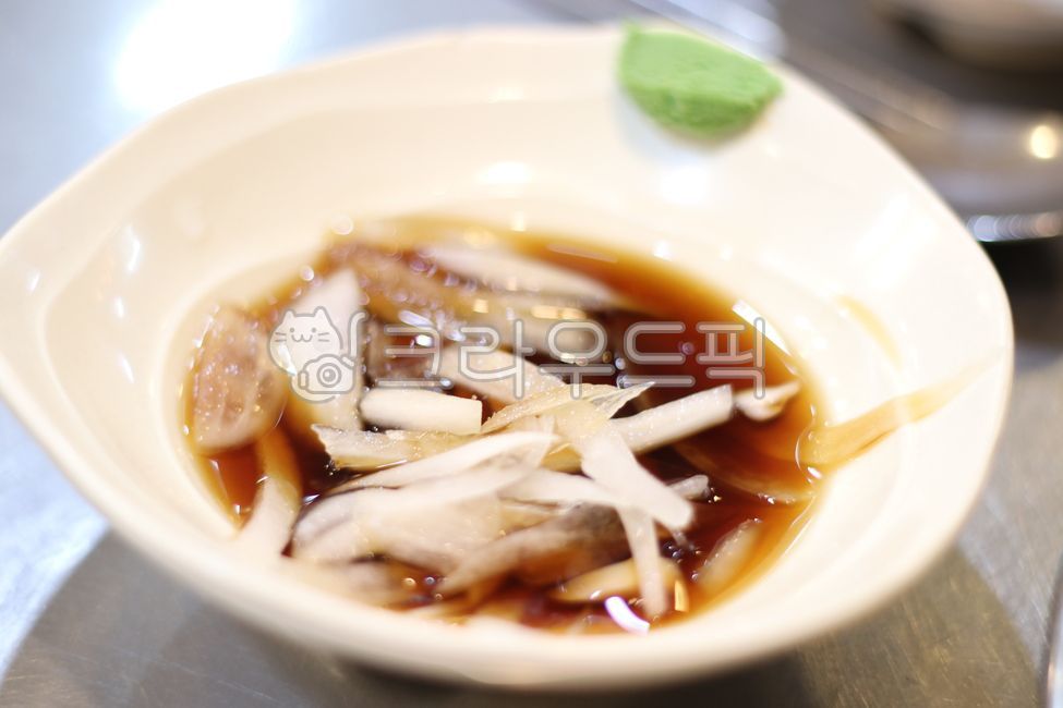 밑반찬,반찬,고기밑반찬,양파장아찌,양파,한국음식,장아찌,양파절임,양파간장절임,간장절임,간장조림