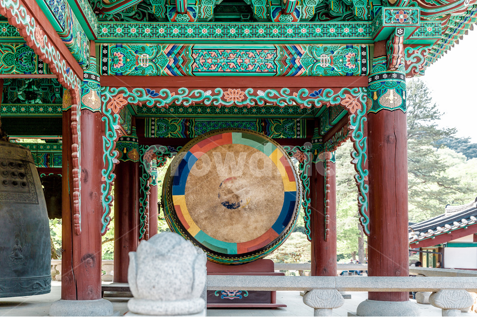법고,단청,사찰,문양,무늬,건축,채색,염원,기원,관광명소,한국의미,종각,마곡사,한국전통,한국문화,korean traditional,korean culture,종교,신앙,religion,belief,faith