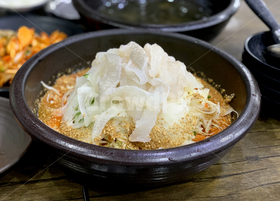 meal,식사,food,음식,bowl,사발,dish,요리,물회,coldrawfishsoup,회,sashimi,rawfish,음식,식재료,요리,food,cook,meal,dishes,food reserves