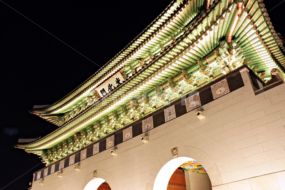 광화문,경복궁,야경,궁궐,풍경,nightseeing,고궁,한국적,traditional,landmark,야경,밤,풍경,nightscape,night,landscape,한국전통,한국문화,korean traditional,korean culture,랜드마크,landmark,tourist attraction,한국랜드마크,한국관광지,한국명소,korea landmark,korea tourist attraction,건축물,건물외관,exterior,building,structure,architecture,construction