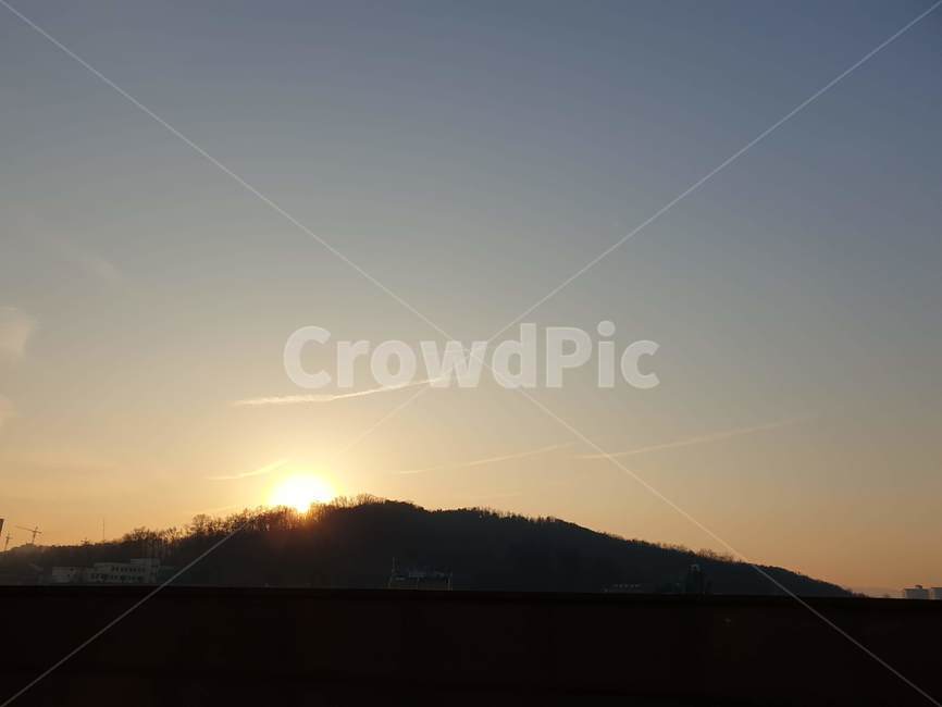 일출,일몰,하늘,구름,석양,sun,sky,cloud,신비로운,장엄한,멋진,노을,자연,햇살,자연,풍경,nature,landscape,flare,플레어,light,빛,outdoors,옥외,sunlight,햇빛