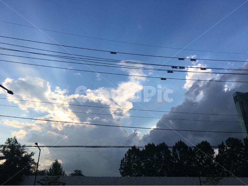 하늘,맑음,해질녘,구름,파란하늘,sky,자연,풍경,nature,landscape,cable,케이블,power lines,전력선,electric transmission tower,송전탑