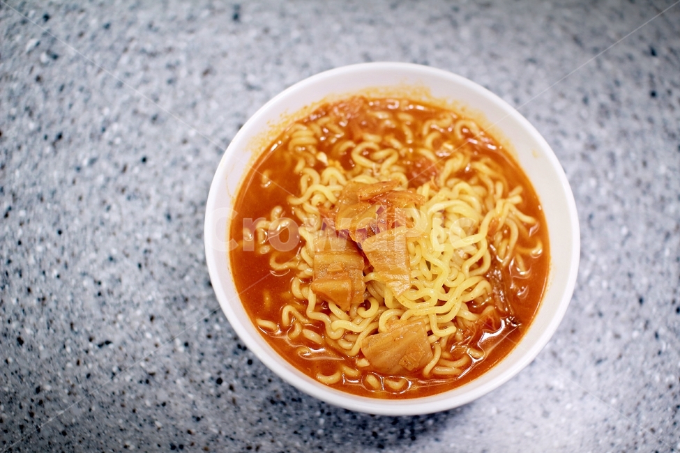라면,식사,국물,김치라면,김치,음식,푸드,food,meal,dishes,noodles,한식,한국음식,koreanfood,koreandishes,koreanmeal,koreancook,면류,얼큰,먹방,음식,식재료,요리,food,cook,meal,dishes,food reserves,면류,면요리,noodles