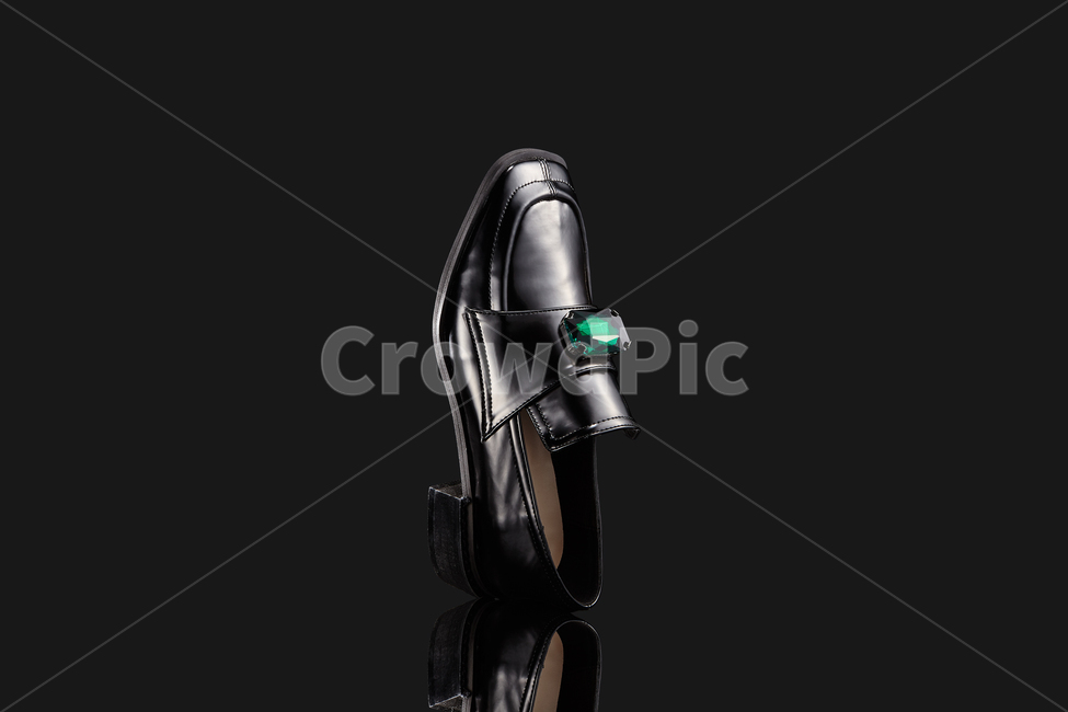 블랙,구두,화보,연출,black,stilllife,제품,패션스타일,의상,fashion,style,사물,물건,오브젝트,thing,object,matter