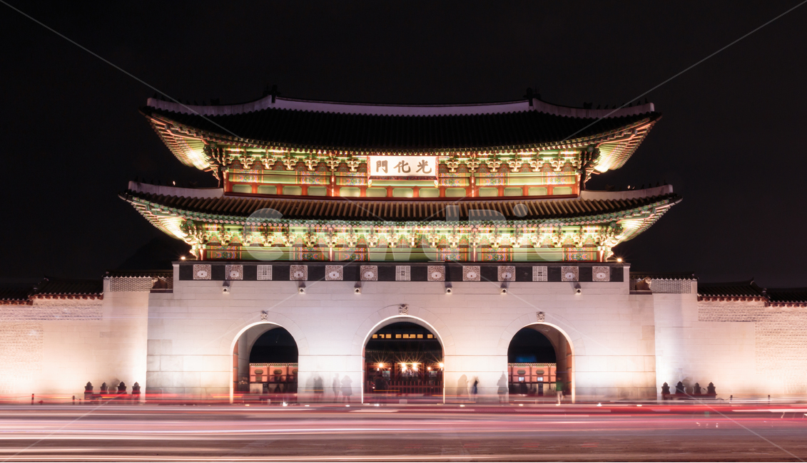 광화문,서울,야경,랜드마크,전통,문화,빛,잔상,궤적,경복궁,한양,도성,중심,광화문광장,해태,성,담,담벼락,성벽,전통양식,건축,기와,조선,조선시대,문화유산,유산,밤,야경,밤,풍경,nightscape,night,landscape,한국전통,한국문화,korean traditional,korean culture,랜드마크,landmark,tourist attraction,한국랜드마크,한국관광지,한국명소,korea landmark,korea tourist attraction,architecture,건축물,pagoda,탑,worship,예배,building,건물,shrine,신사
