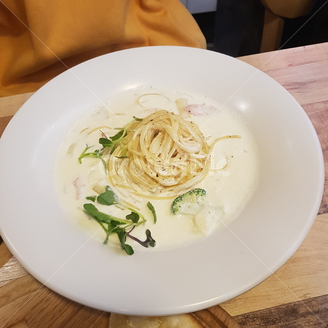 meal,식사,food,음식,dish,요리,pasta,파스타,creampasta,크림파스타,spaghetti