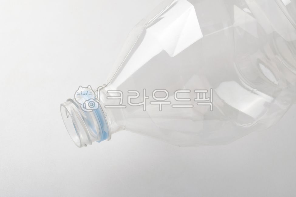 waste,synthetic resin,container,product,trash can,recycling,garbage,packaging,bottle,pollution,water,eco,saving,plastic,environment,beverage