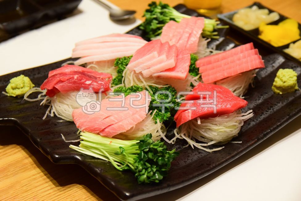 tuna,Japanese food,rawfish,bluefin tuna sashimi,japanese,appetizers,raw fish,ingredients,Tuna sashimi,snacks,seafood,marine products,bluefin tuna,side dishes,cuisine,dishes,food,Japanese cuisine,fish,sashimi