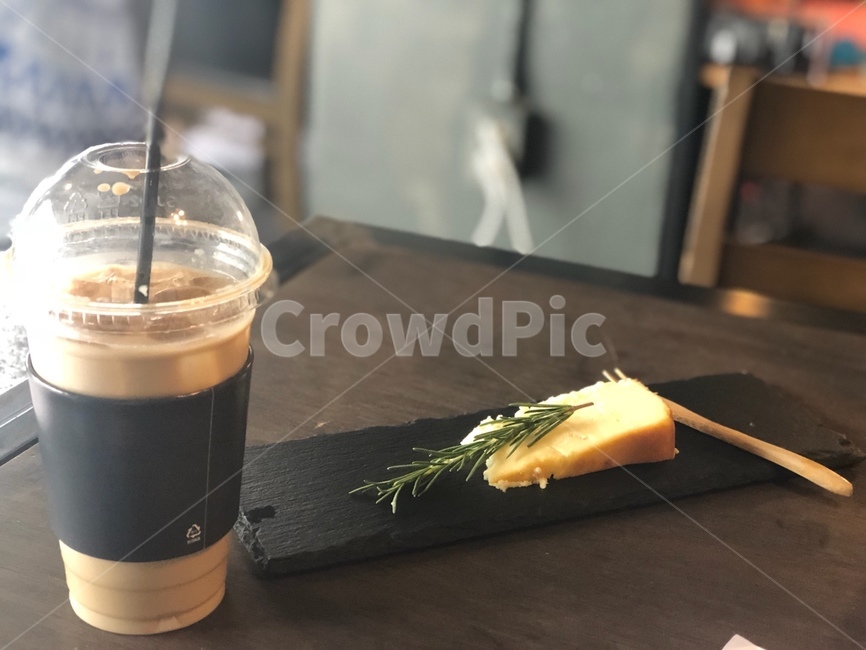 카페,감성,커피,조각케이크,포크