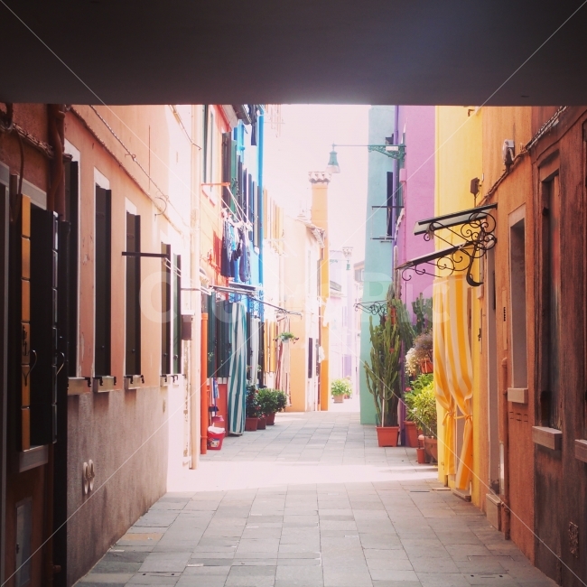 부라노섬,이탈리아,베네치아,알록달록,예쁜건물,뮤직비디오,도시,풍경,city,landscape,골목길,alley,해외,외국,세계,foreign,oversea,world,색깔,색상,색채,색감,color sense,color sensitivity,feeling of color,building,건물,urban,어반,town,road,도로,시티,street,거리,flagstone,판석,alleyway,골목
