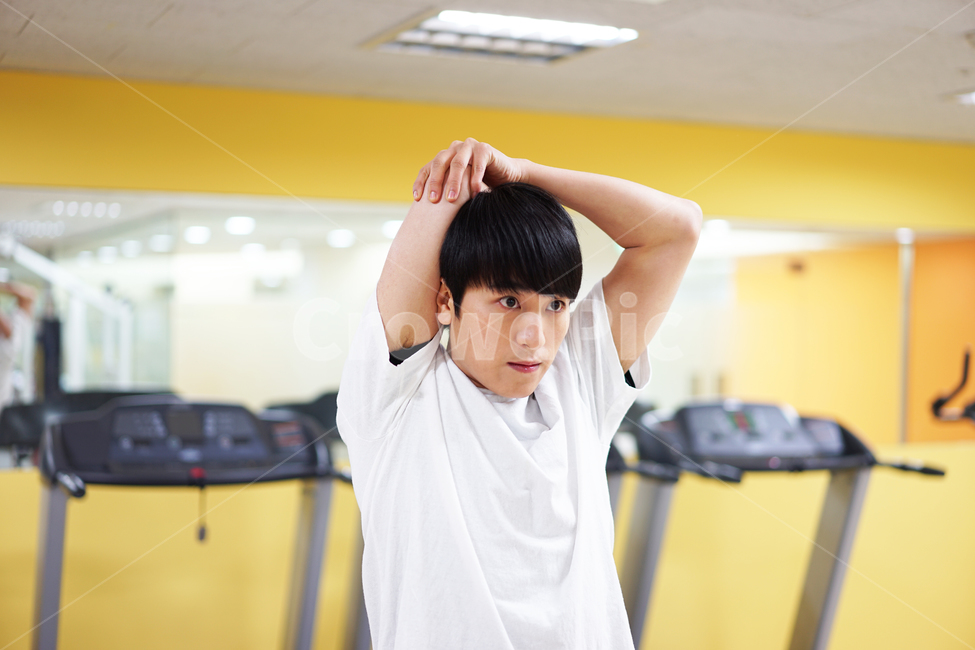 운동,남자,맨손체조,체조,스트레칭,체력단련,헬스,헬스장,자기관리,몸관리,트레이닝,남성,사람,인물,인간,human,person,남성,남자,man,male,건강,헬스웨어,헬스케어,healthware,health care