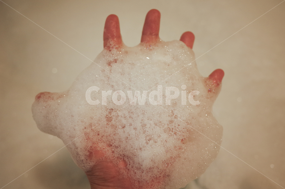 손,hand,손바닥,palm,거품,bubble,bath,soap,신체일부,몸,body