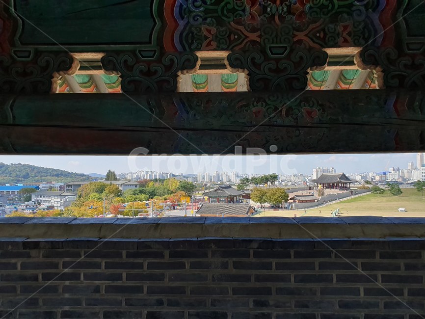 수원화성,전통,프레임,가을,단풍,풍경,자연,성,도시,녹색,빨강,노랑,그린,레드,옐로우,단청,전통무늬,벽돌,틀,액자,창틀