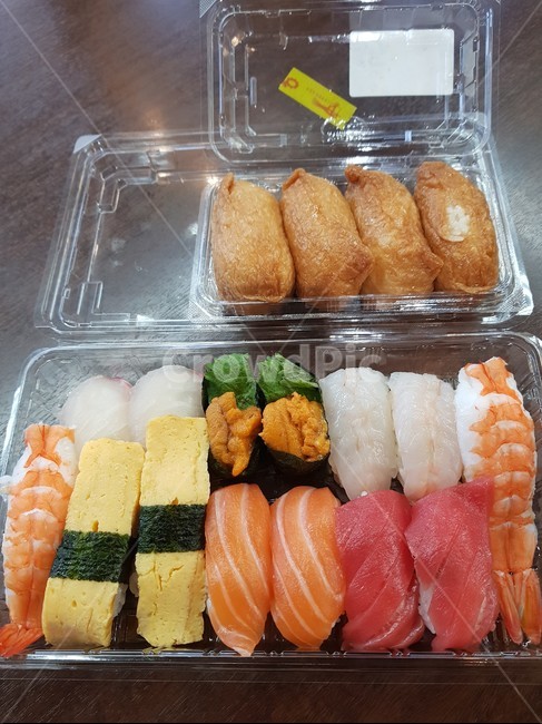 유부초밥,성게알초밥,연어초밥,새우초밥,계란초밥
