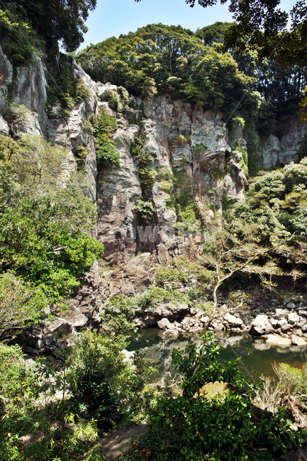 제주,서귀포,올레71코스,올레길,중산간,엉또폭포,기암기석,연못,자연,풍경,nature,landscape,outdoors,옥외,water,물,cliff,낭떠러지